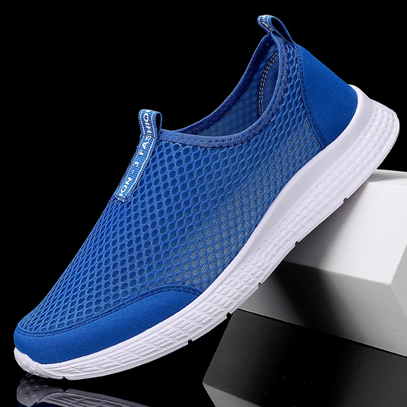 Breathable Couple Casual Shoes Lightweight Women Vulcanized Shoes Outdoor Non-slip Male Loafers Mesh Sneakers Large Size  2023