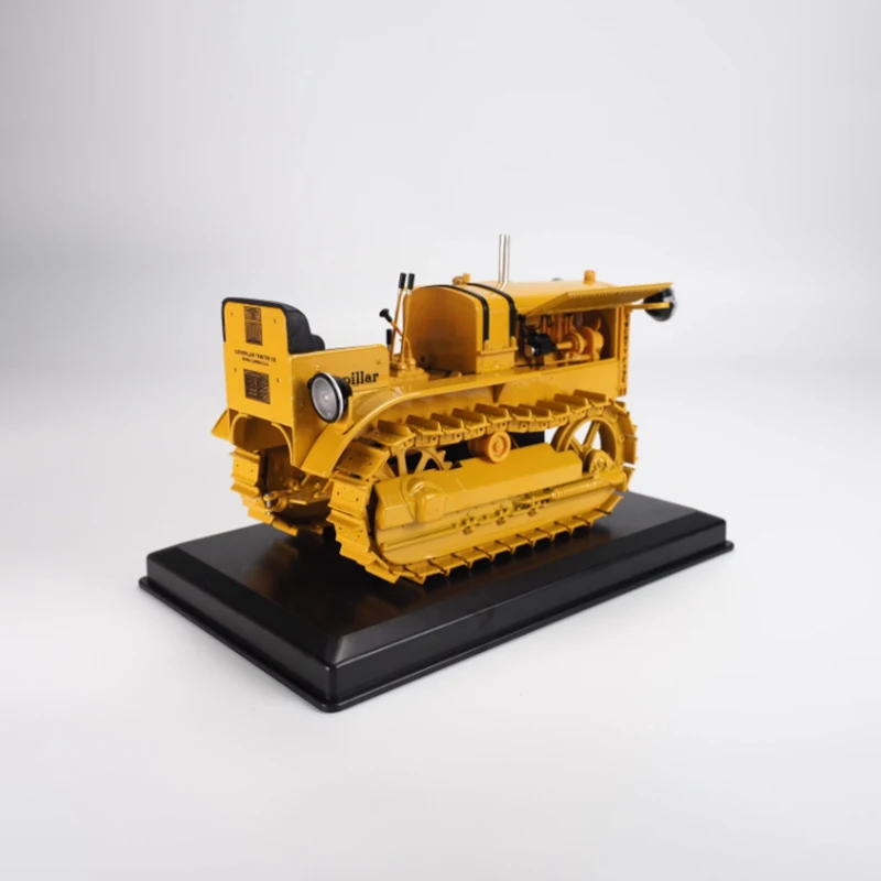 Maisto Масштабная модель трактора CAT 25 из сплава 1:16