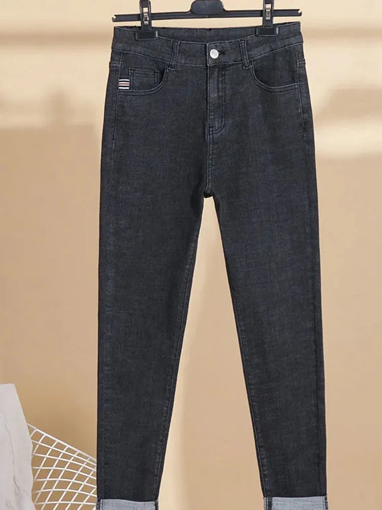 Рисунок 2 - Джинсы-карандаш женские прямые с завышенной талией