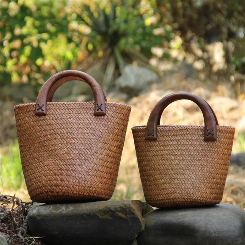 

Handmade Wood Handle Straw Vintage Woven Handbags Seaside Vacation Rattan Bucket Bag