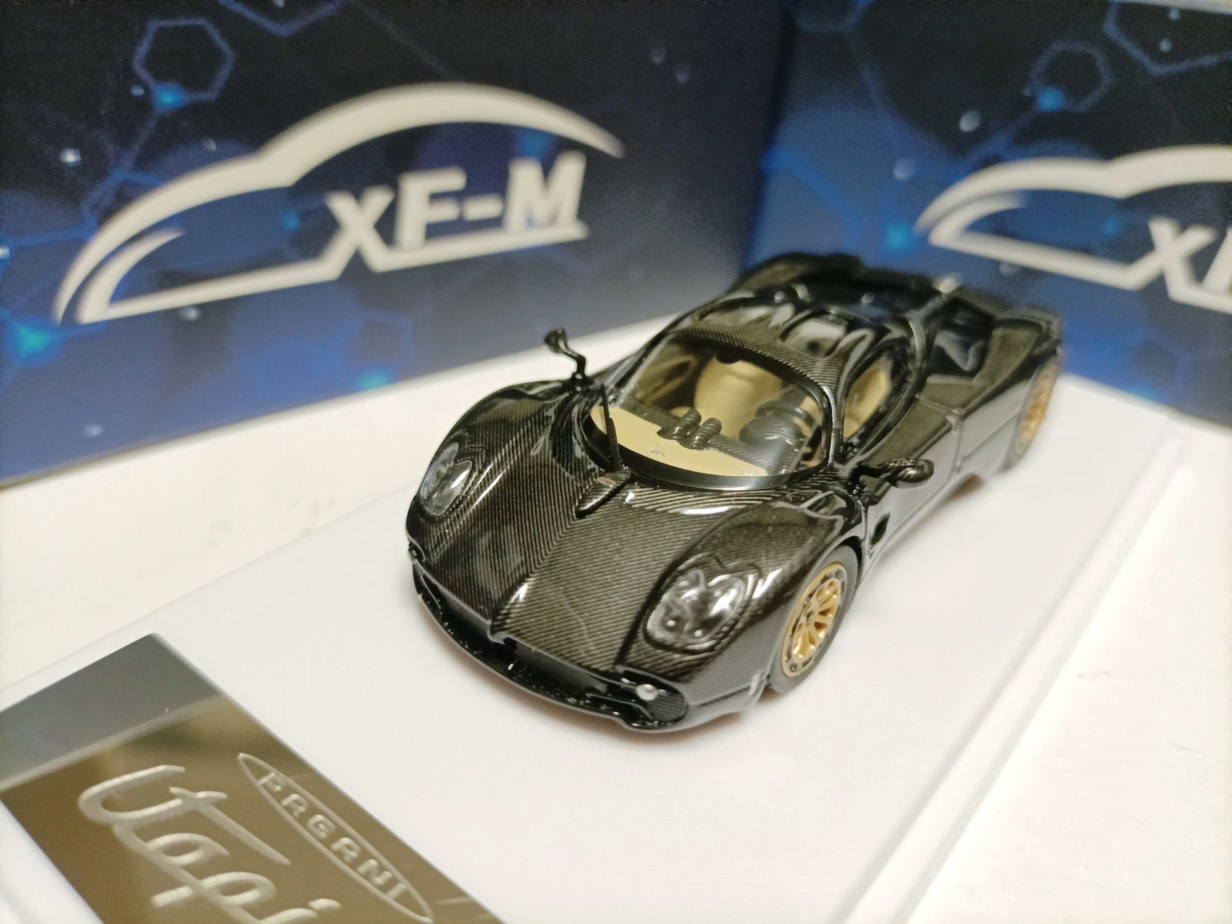 Модель суперкара из сплава XF 1 64 Pagani Utopia Pagani Utopia из углеродного волокна, трехцветный (art.: 3920d013da168) - 3920d013da168