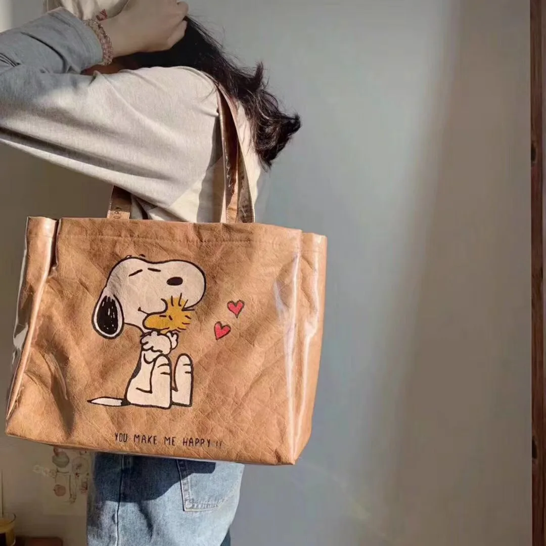 

Snoopy Charlie Brown Kawaii New Cartoon Cute Handbag Waterproof Shoulder Bag Kraft Paper Shopping Bag Messenger Bag