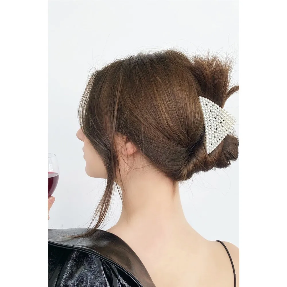 

Фигурная жемчужная трещоточная Пряжка Dorlie