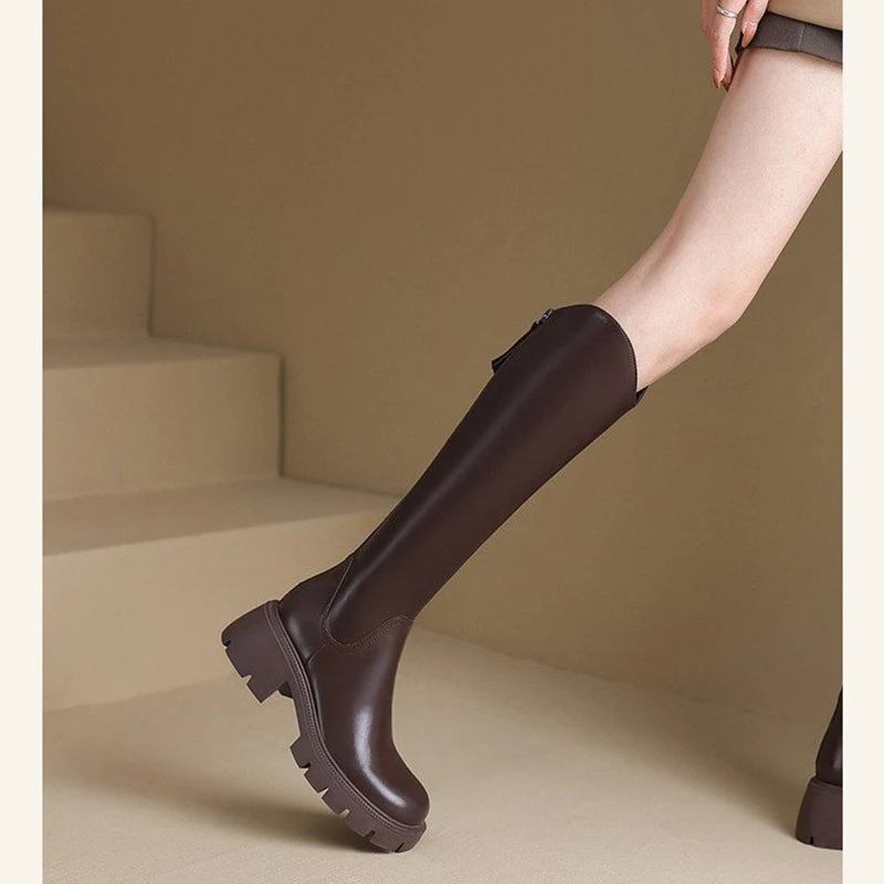 Ботинки-трубки женские с V-образным вырезом длинные коричневые грубые для