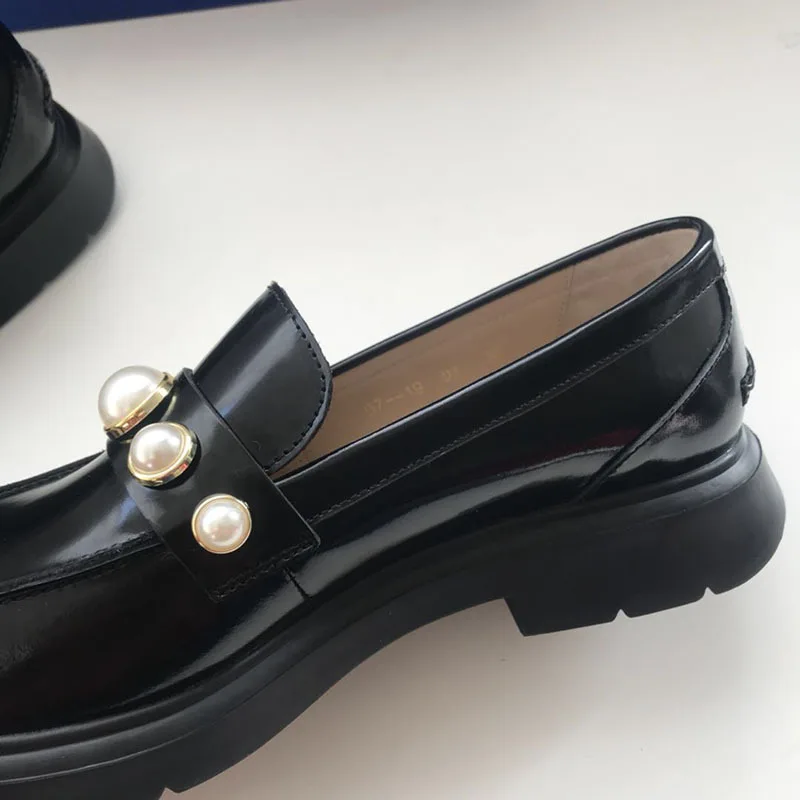 Spring and autumn new leather loafers with thick soles and small leather shoes with fringes and pearl single shoes for women