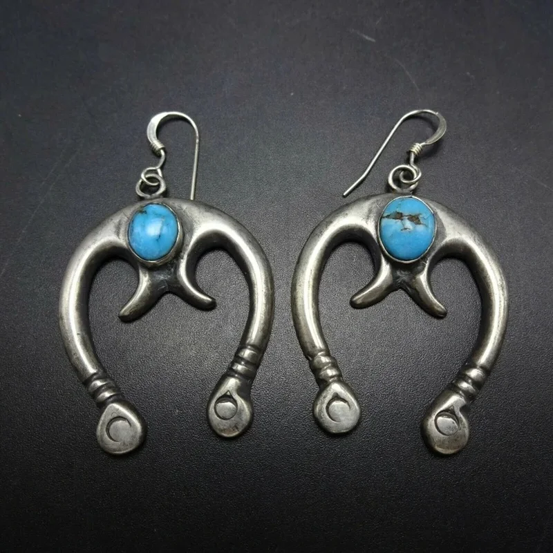 

FONECT Creative Round Inlaid Turquoise Vintage Silver Metal Carved Pattern Hook Earrings for Women Vintage Jewelry
