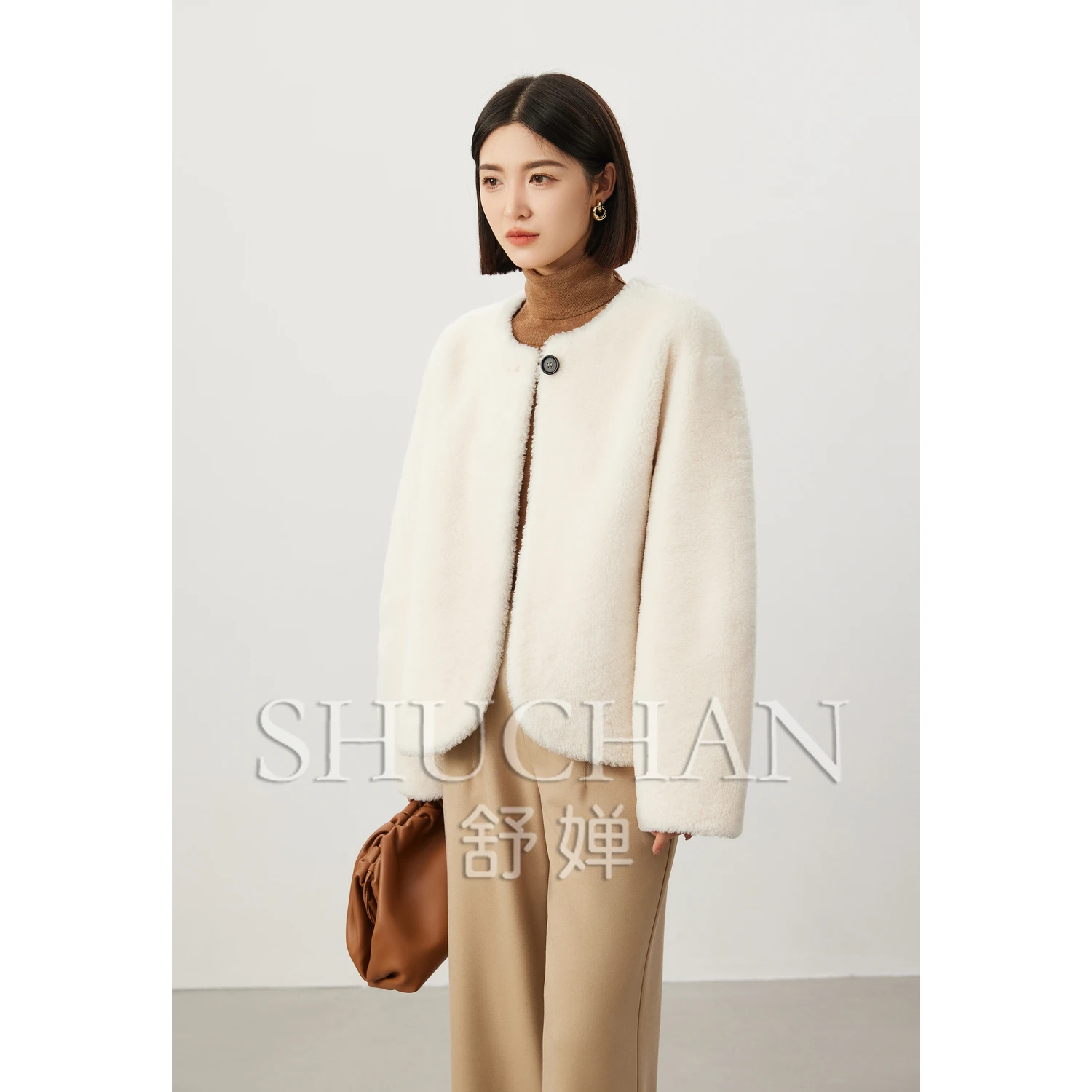 Рисунок 4 - Женское двухстороннее меховое пальто