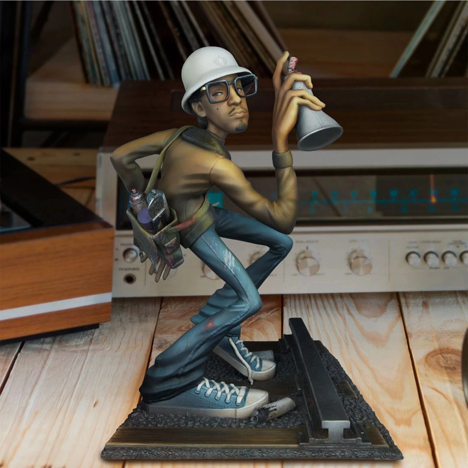 

Hip Hop Singer Resin Figurines Decoration Rapper Star Sculpture Modern Art Resin Crafts for Desktop Decoration Home Decor Gift
