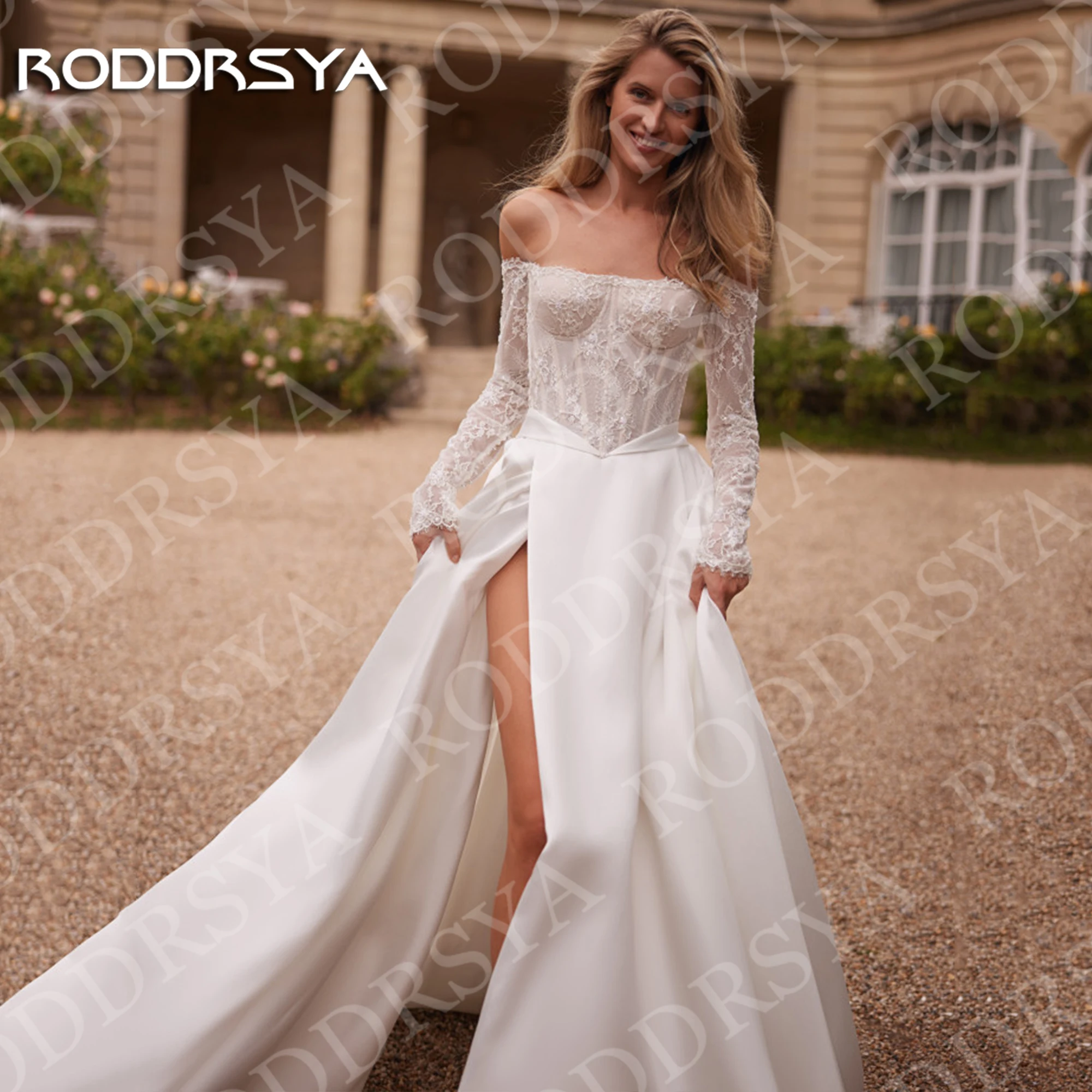 Фото Свадебное платье RODDRSYA с открытыми плечами А-силуэт с длинными рукавами современное с высоким разрезом из атласа на заказ Свадебные платья с плеча линия длинным рукавом женщина современная высокая щелина сатиновое с №3