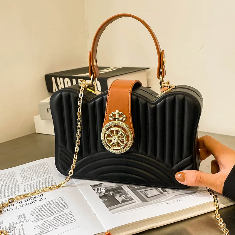 

Women's Bags 2022 New Fashion Chain Hand-held Messenger Shoulder Bag Simple Trend Small Square Bag