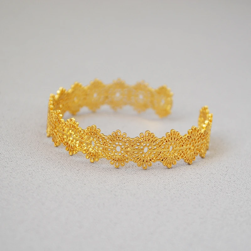 

Vintage Luxury Court Style Lace Flowers 18K Real Gold Plated Adjustable Open Cuff Bracelet