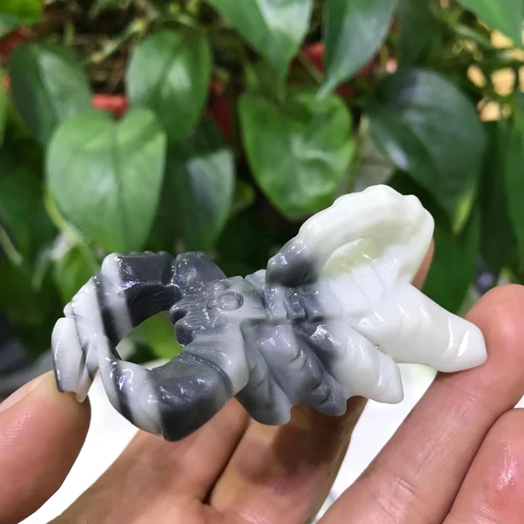 

70mm Natural tai chi stone Scorpion Gemstone Carving Healing Animals Reiki Stones Ornaments Home Decoration 1pcs