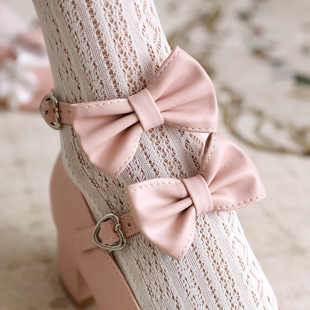 Рисунок 6 - Туфли женские на платформе и высоком каблуке