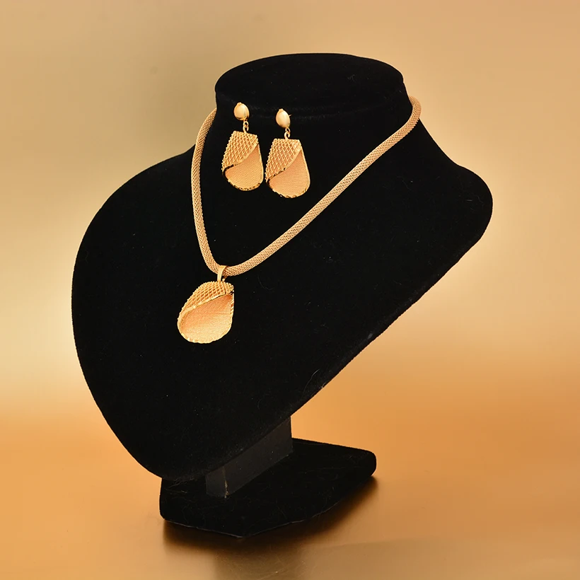 

Dubai Women Bangles For Women Girls Gold Color Ethiopian Exquisite Trendy African Arab Jewelry Set