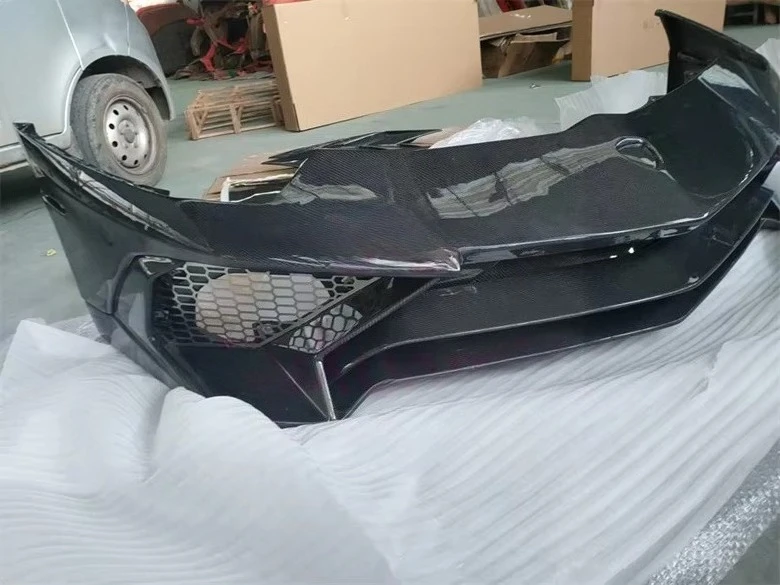 Фото Полностью карбоновый обвес в стиле LP750 SV: передний и задний бамперы, боковые юбки для Aventador LP700 LP720 №2