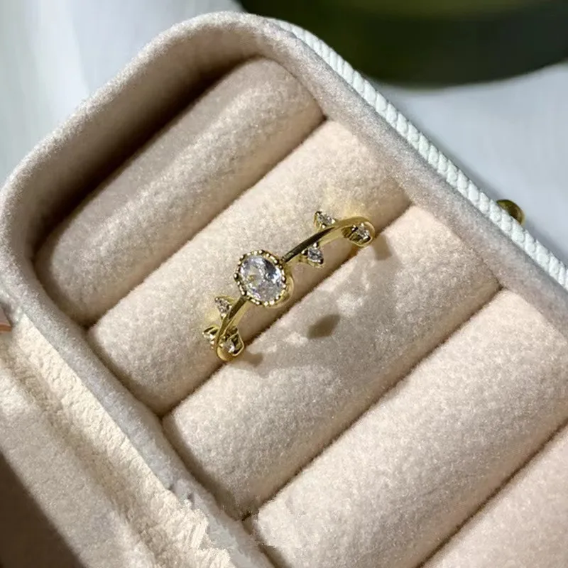 Женское кольцо из серебра 925 пробы с гальваническим покрытием