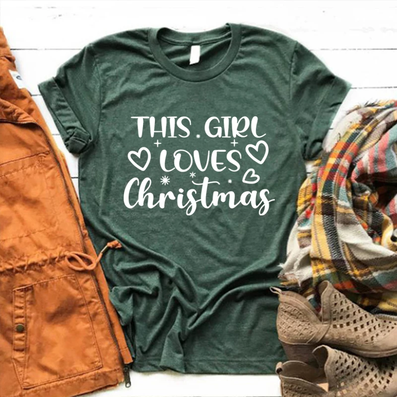 

Эта девушка любит рождественскую рубашку Рождественская наклейка Рождественская вечеринка Рождественский подарок Рождественская одежда ...