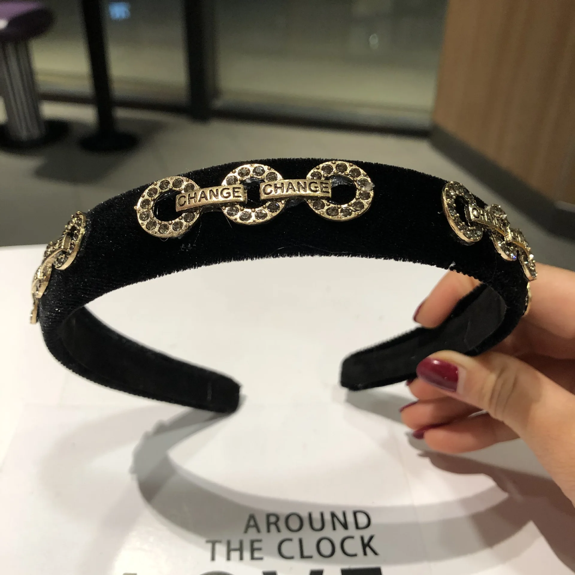 

Rhinestone pearl hair band Sweet girl headdress Elegant hair clip Press hair band out