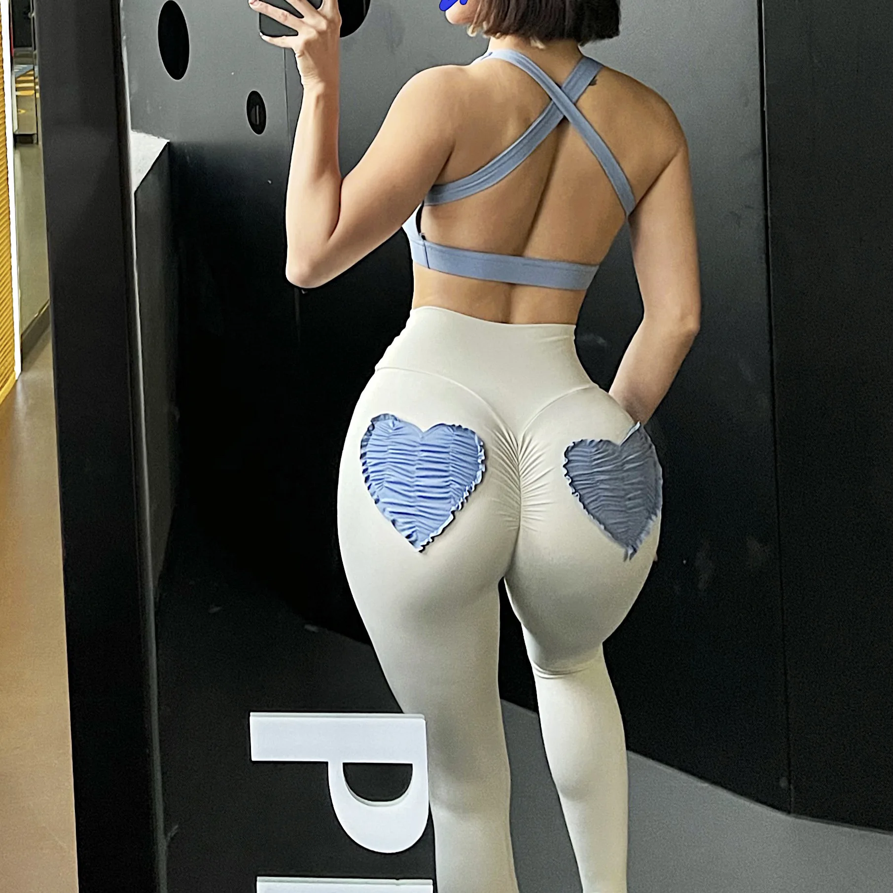 Рисунок 2 - Женские штаны для занятий йогой Aiai