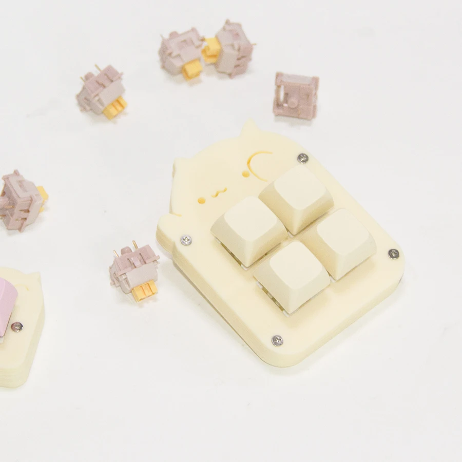 Фото Программируемая клавиатура Sayo Key 4 Key RGB кремового цвета с поддержкой макросов и горячих клавиш мыши, проводная USB-клавиатура для снятия стресса, мини-клавиатура №1
