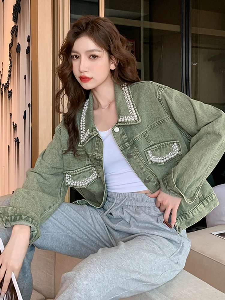 

Женская джинсовая куртка, Повседневная Зеленая Свободная куртка с длинными рукавами, пуговицами и жемчужинами, с коротким отворотом, новинка на осень