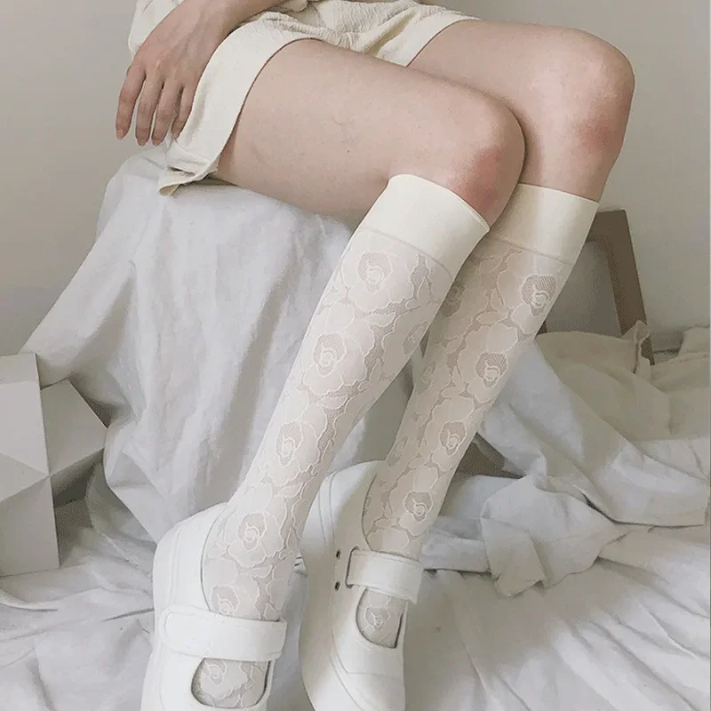 

Мягкие кремовые чулки во французском стиле с вышивкой темной розы, кремово-белые чулки до середины икры, бархатные носки для женщин