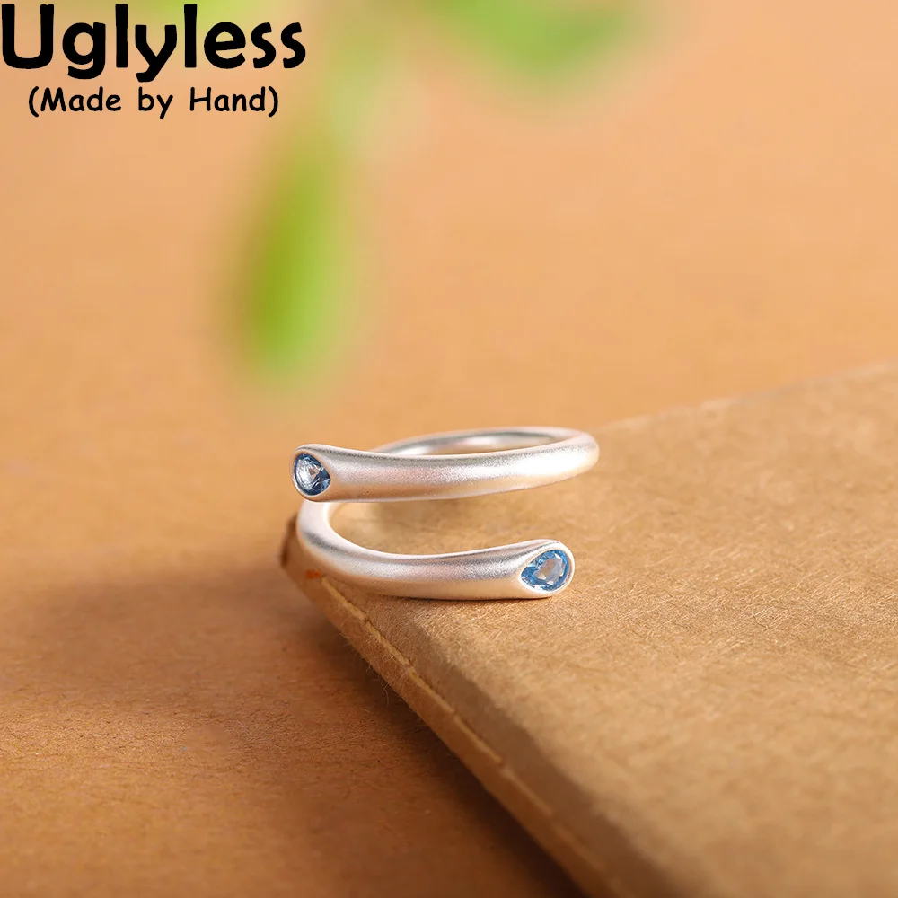 

Женское кольцо из серебра 925 пробы с фианитами в виде капли воды