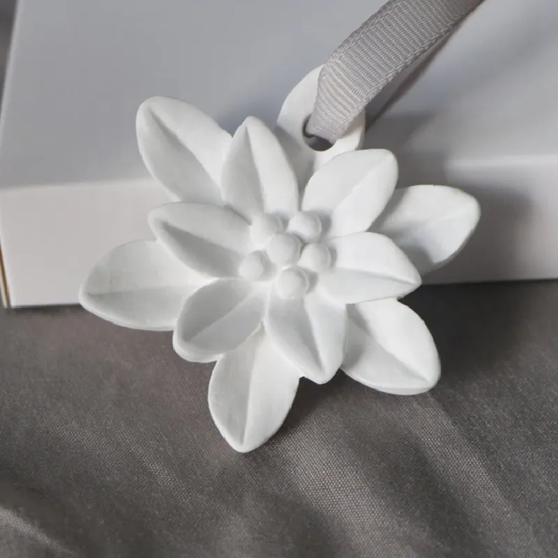 

DOSAYOLA White Anemone Plaster Pendant Gypsum Crafts Car Decorate Ceramic Perfume Decoration Fragrance Emission