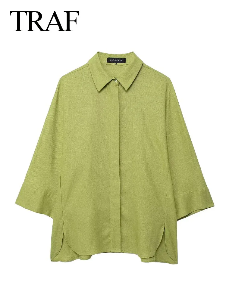 Блузка женская однотонная с рукавом три четверти и разрезом на подоле