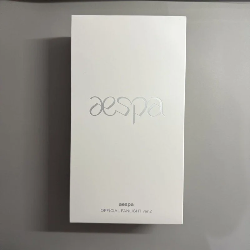 Фото Лайтстик AESPA с Bluetooth, концертная ручная лампа, фонарик, флуоресцентный подарок для фанатов и коллекционеров (Карина, Жизель, Винтер, Ниннин). №3