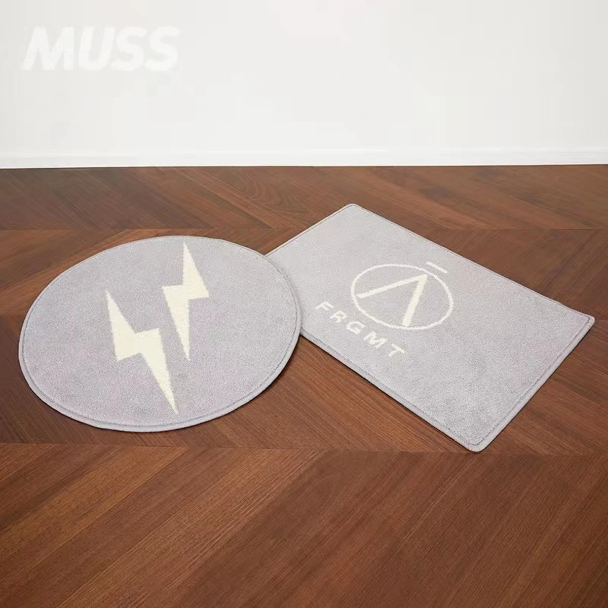 

Lightning LOGO Anti-Slip Entry Carpet