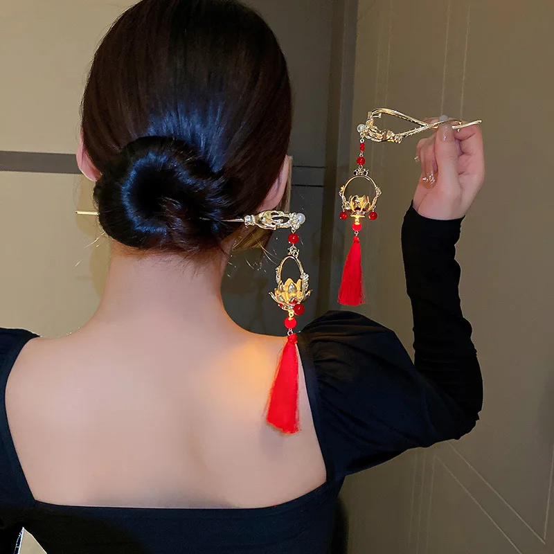 

Металлические шпильки для волос в китайском стиле с красными кисточками