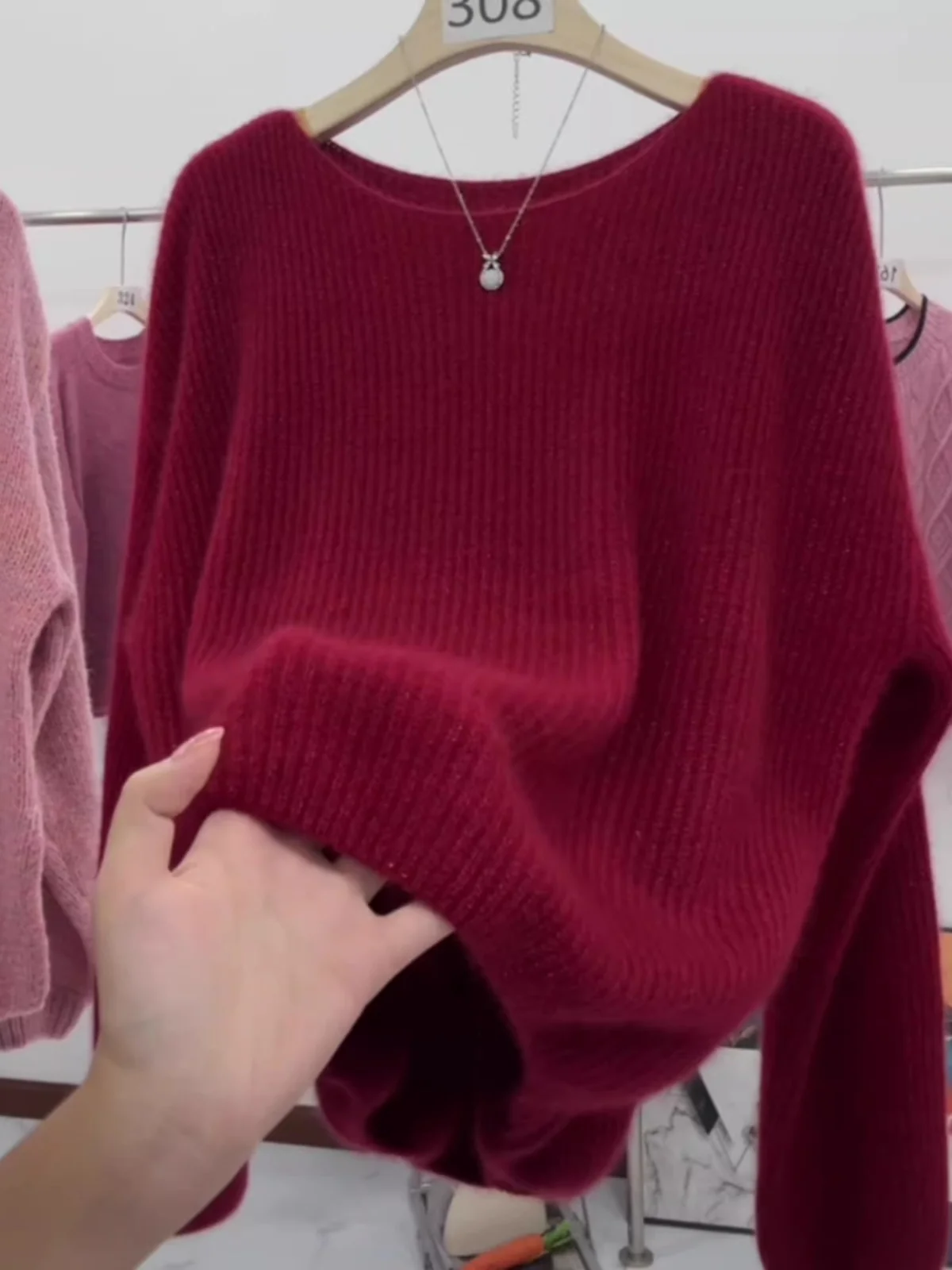 European Goods Autumn and Winter Wear New Pullover Red Knit Women 2024 Popular Loose Slimming Design Sense Sweater Fashion