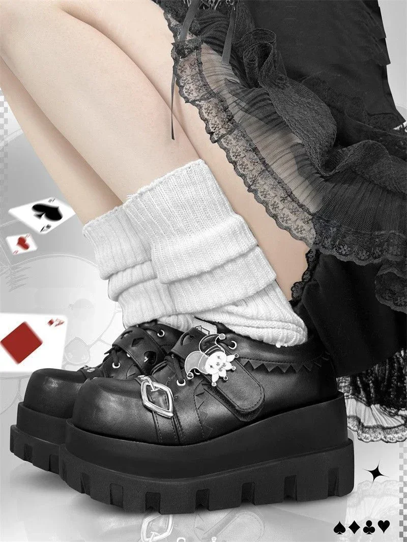 Ботильоны женские на массивной платформе в готическом стиле с цепочкой