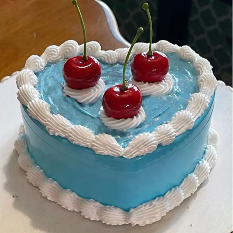 

Розовая пластиковая коробочка для украшений