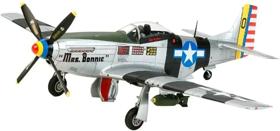 Tamiya 60323 1/32 P-51D/K Mustang — Pacific Ocean Front (пластиковая модель) Модель здания