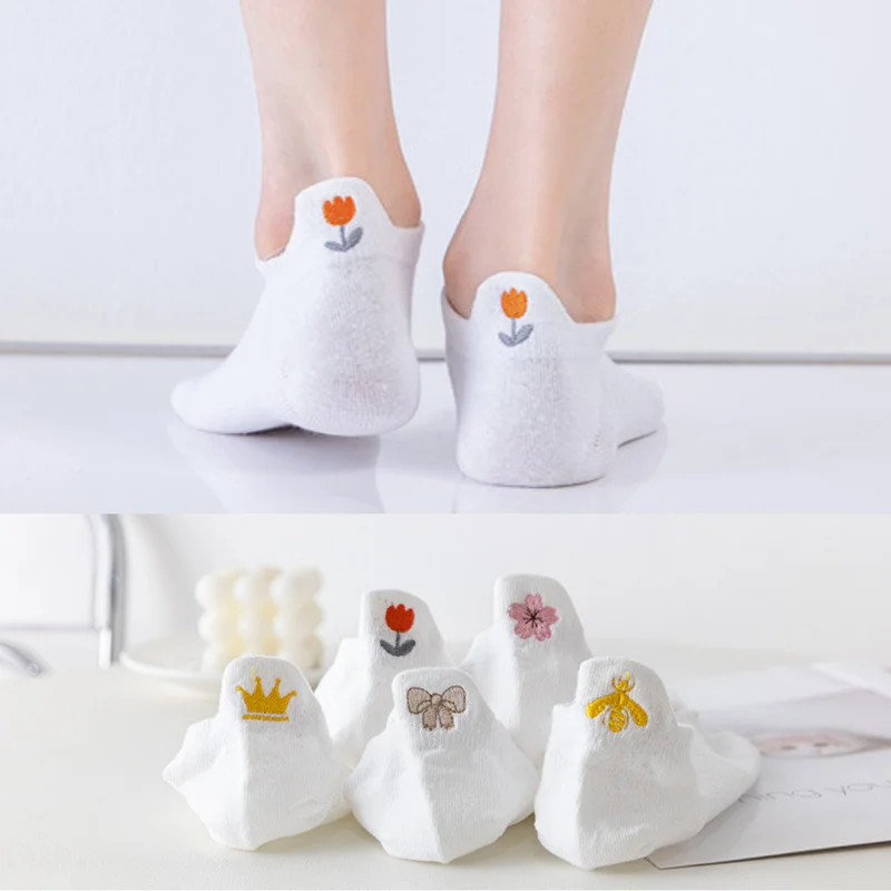 

New Solid Color White Short Socks Cartoon Embroidery Cute Low Cut Ankle Socks Women Sweet Girls Japanese Kawaii Cute Woman Socks