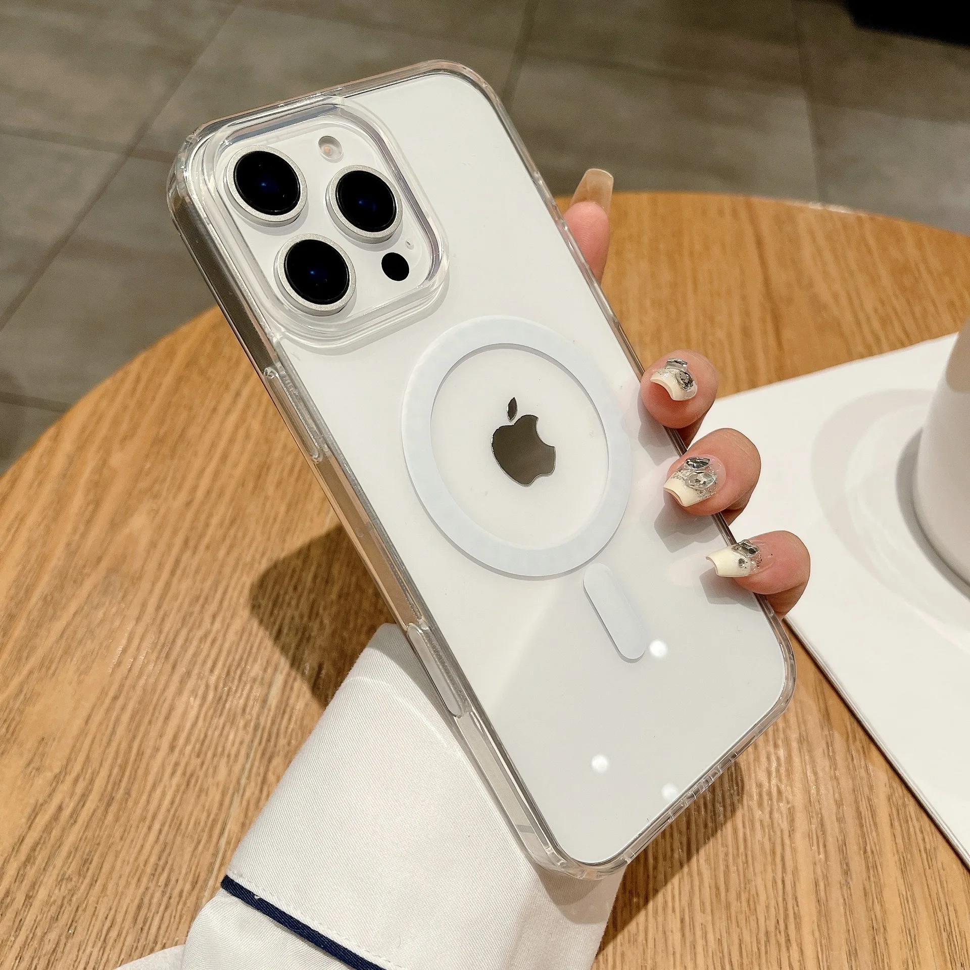 Фото Роскошный прозрачный магнитный чехол для MagSafe для iPhone 16 Plus 16 Pro Max, чехол с сенсорными кнопками камеры, чехол для беспроводной зарядки №3