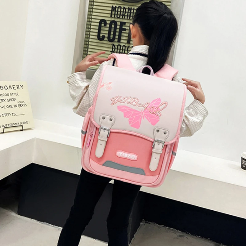 

Vertical British Style Fashion Girl Boy Cartoon Children Large Backpacks New Girls Boys Simple Primary Schoolbags Back To School