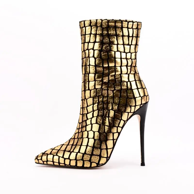 Женские короткие ботинки на тонком высоком каблуке черные или золотистые с