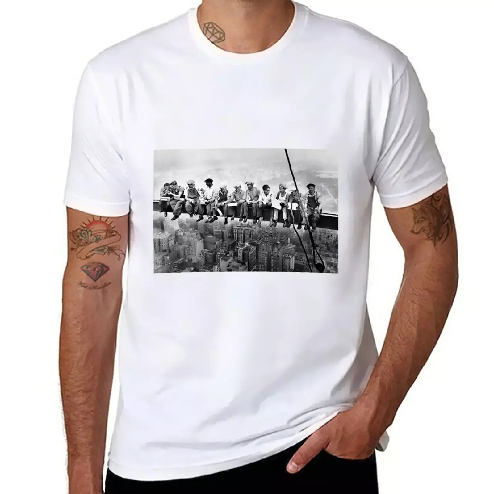 Мужская футболка с изображением небоскреба летняя в стиле ретро