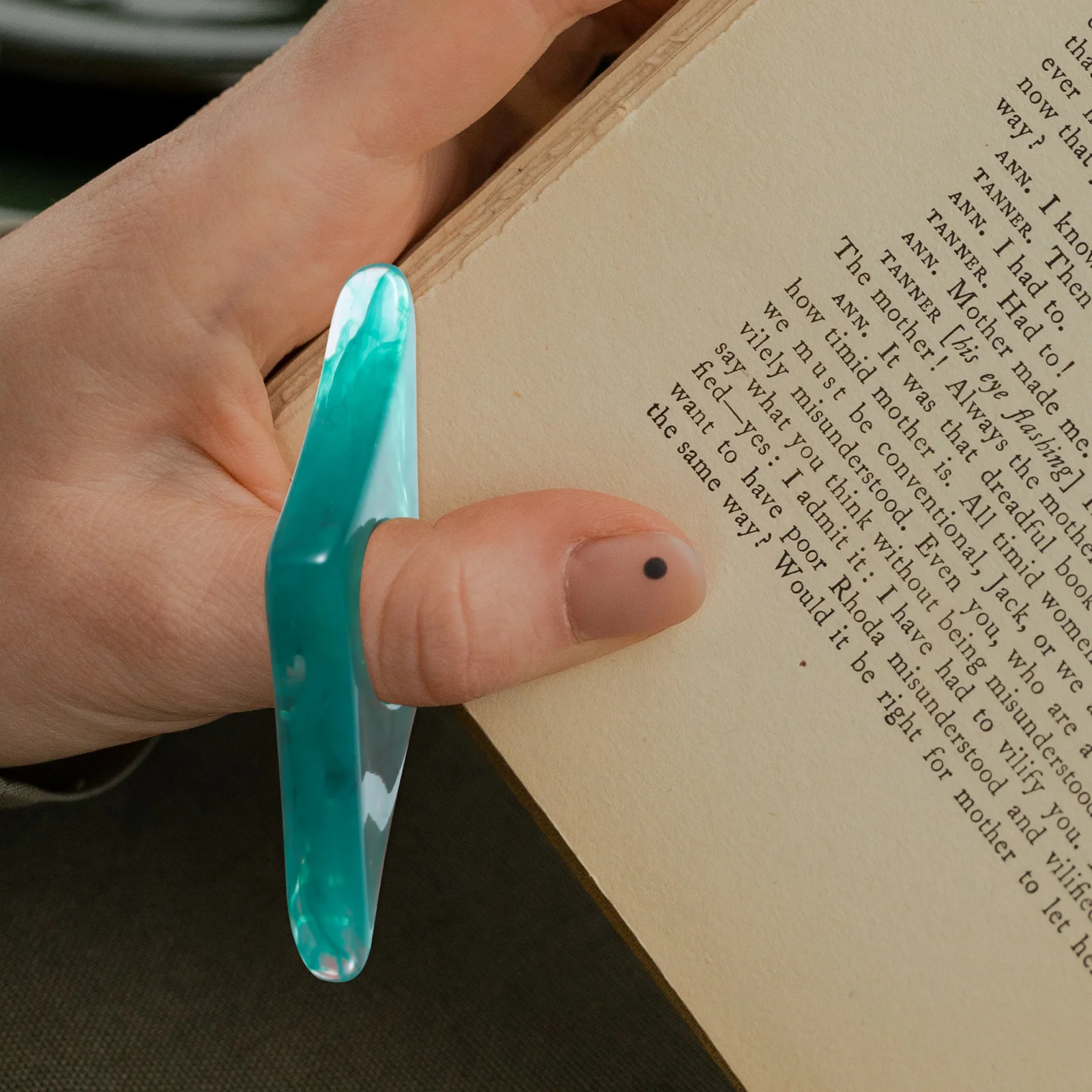 

6pcs Resin Page Holder Page Spreader Reading Thumb Ring Page Holder Reading Tools