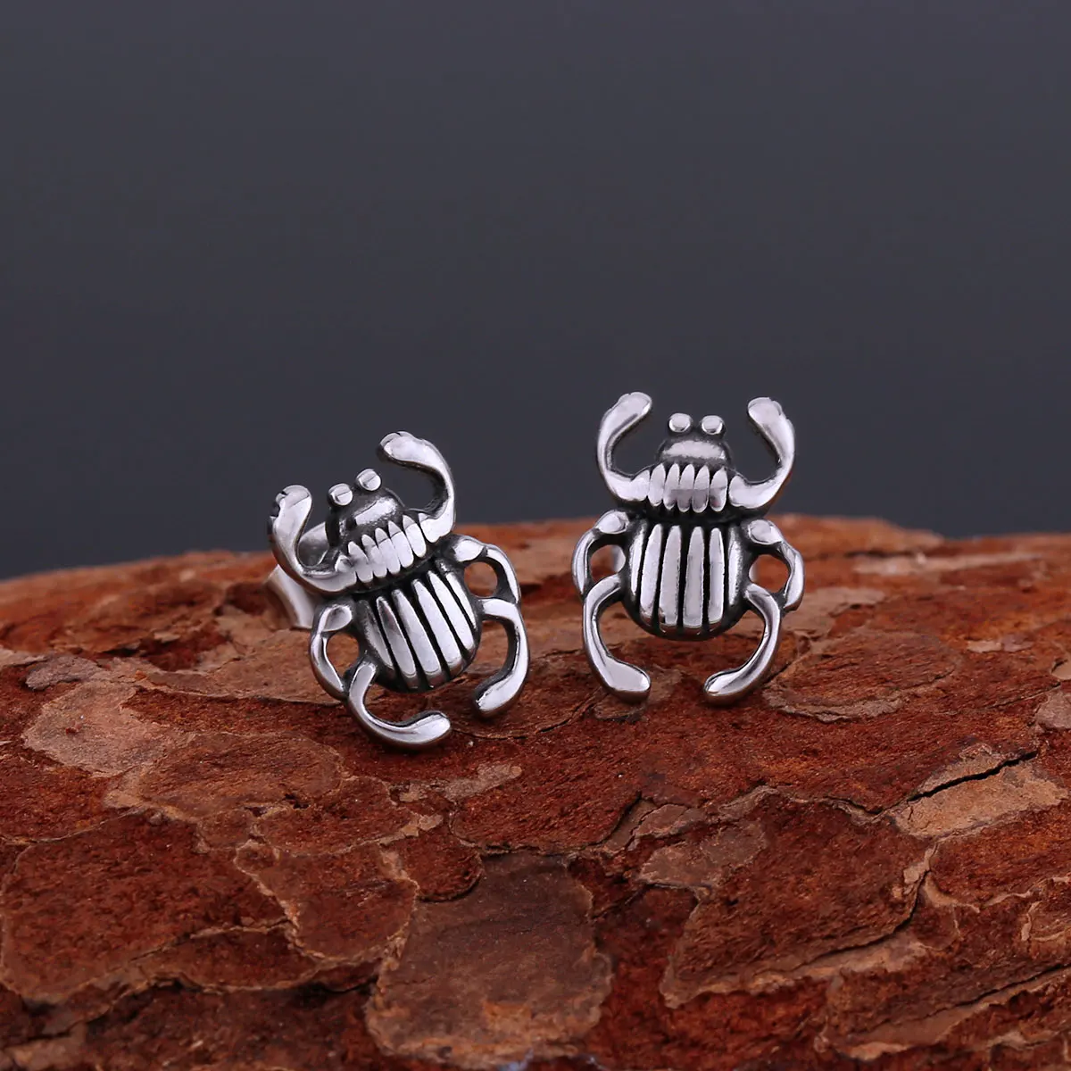 

Premium Vintage Viking Stainless Steel Animal Beetle Studs Nordic Men's Amulet Studs Teen Motorcycle Jewelry Party Accessories