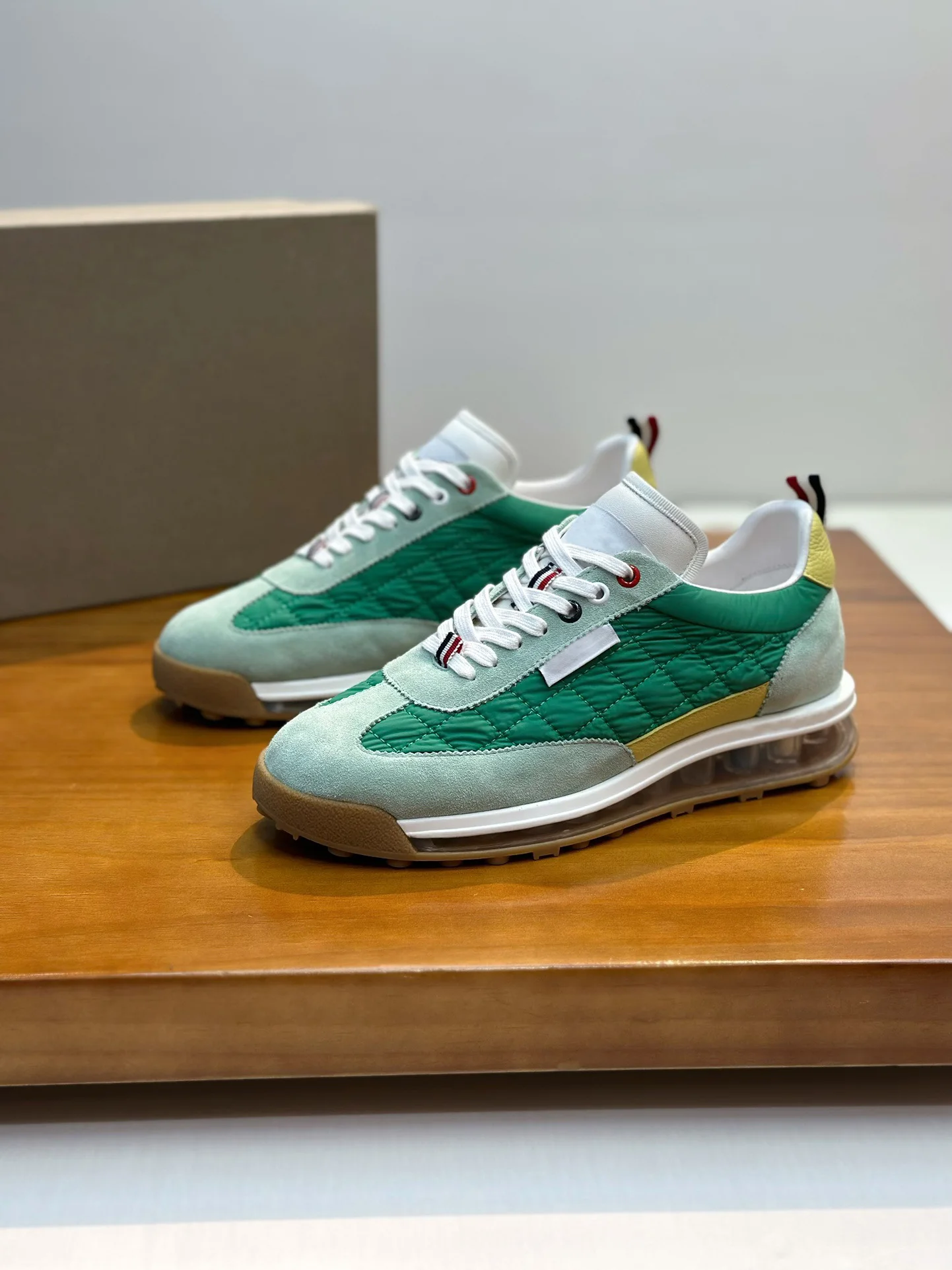 

TB THOM Simple Shoes For Men Luxury Brands Anti-skidding Shock-absorbing Fashion Matching Colour Soft Breathable Light Sneakers