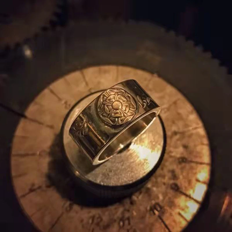 

Мужское и женское кольцо ручной работы в стиле ретро