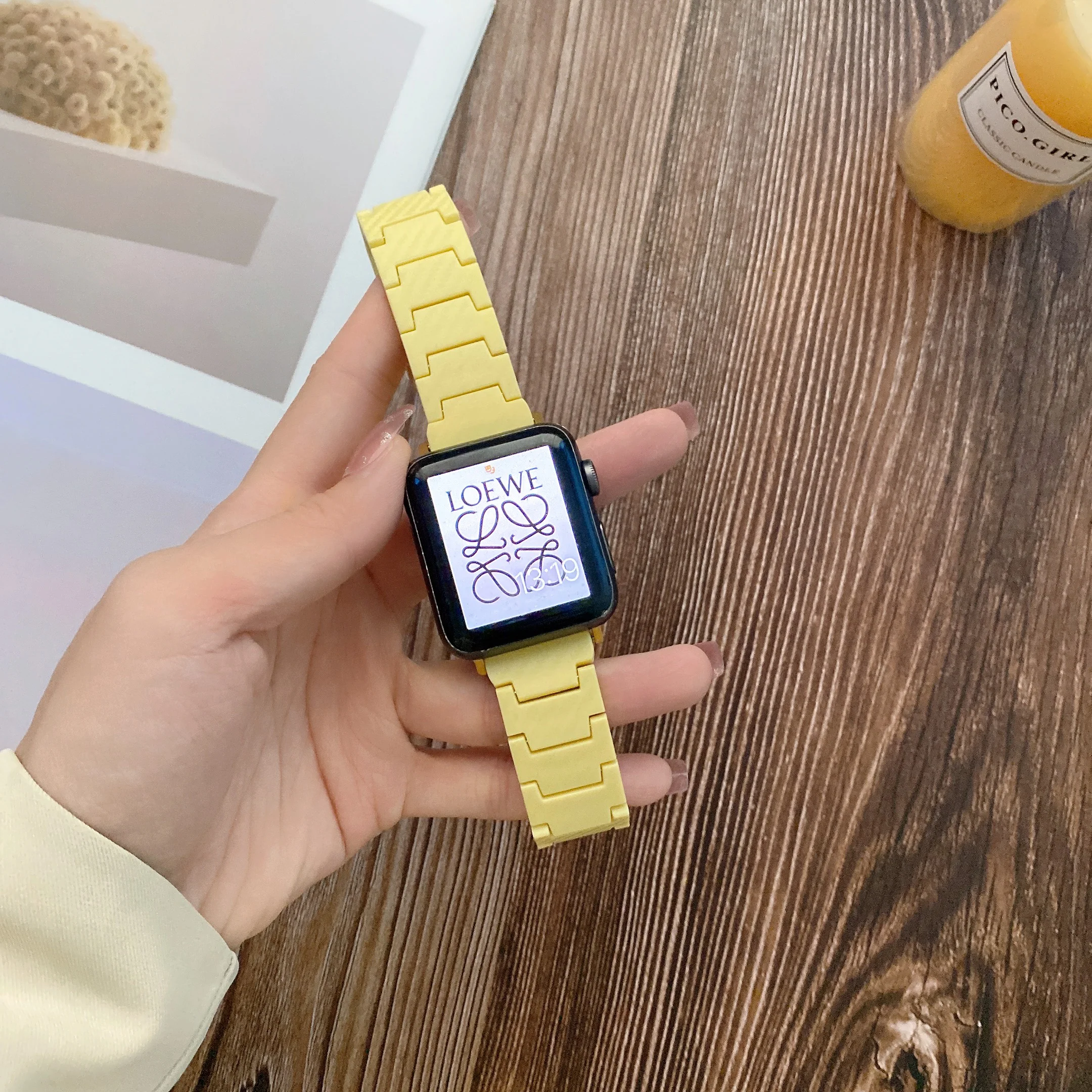 

Ремешок из углеродного волокна для Apple Watch Band 44 мм 40 мм 45 мм 41 мм 42 мм 38 мм, легкий звеньевой браслет для iWatch series 7 6 5 4 SE band
