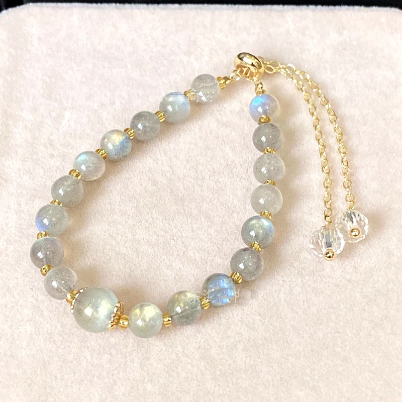 

Женский браслет ручной работы из натурального лунного камня