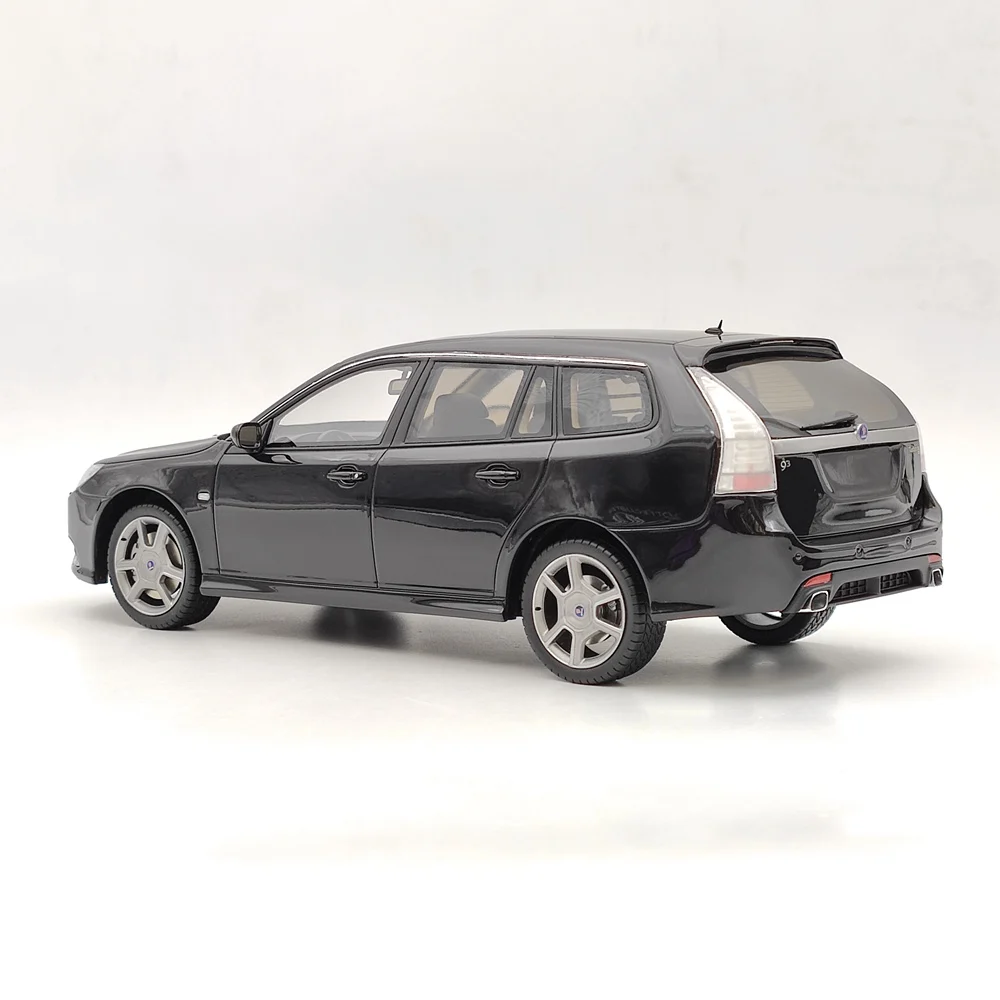 Фото DNA Collectibles 1/18 9-3 Sportcombi Turbo X 2009 Черный DNA000101 полимерный автомобиль №3