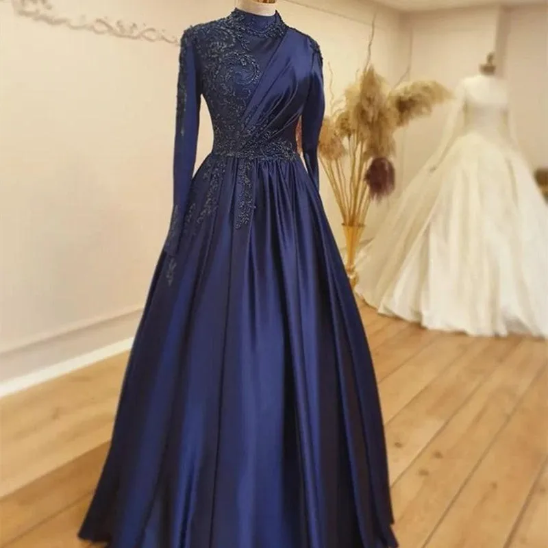 

2023 Elegant Dark Navy Muslim Evening Dresses Classic High Neck Long Sleeve Luxury Beaded Arabic Dubai Formal Prom Party Gowns