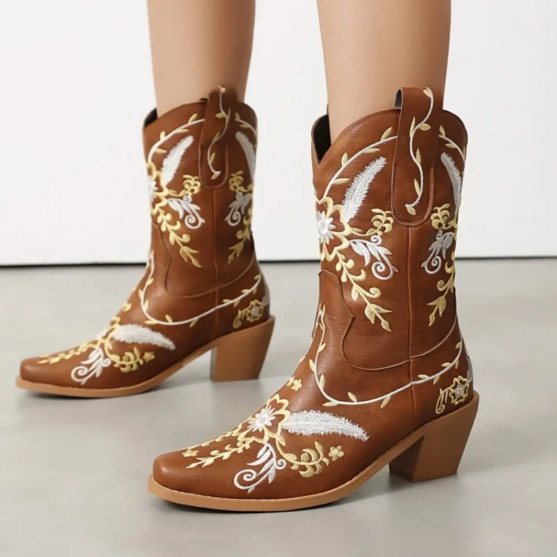 Зимние короткие сапоги с заклепками и принтом тотема ботинки челси на наклонном